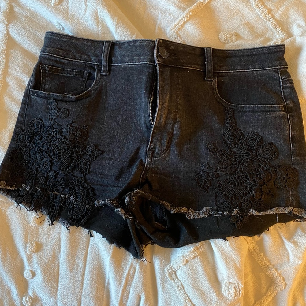 American Eagle black shorts